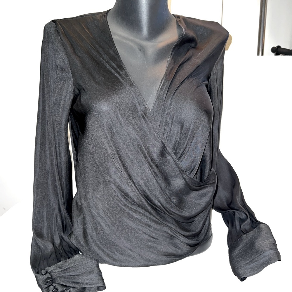 BLACK SILK LONG SLEEVE BLOUSE
